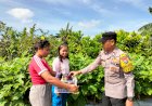 Bhabinkamtibmas-Desa-Sambibulu-Taman-Mengecek-Tanaman-Hortikultura-Warga