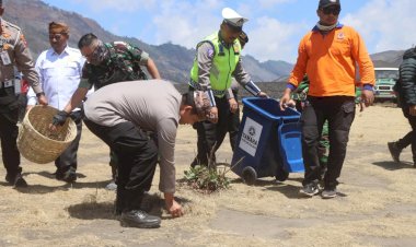 Polri-Peduli,-Polres-Probolinggo-Gelar-Baksos-dan-Bersih-Sampah-di-Bromo-Tengger-Semeru