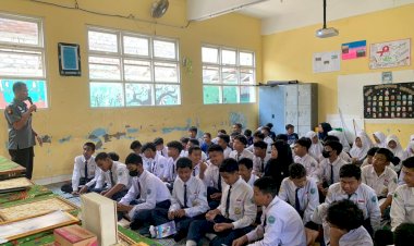 Cegah-Peredaran-Narkoba,-Polres-Pelabuhan-Tanjungperak-Gelar-Sosialisasi-di-Sekolah