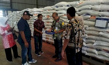 Cek-Ketersediaan-Beras,-Polres-Bojonegoro-Bersama-Tim-TPID-Sidak-Gudang-Bulog-dan-Penggilingan-Padi