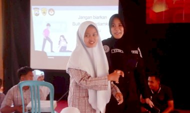 Polwan-Polres-Probolinggo-Beri-Edukasi-Pelajar-Stop-Bullying-dan-Bijak-Bermedsos