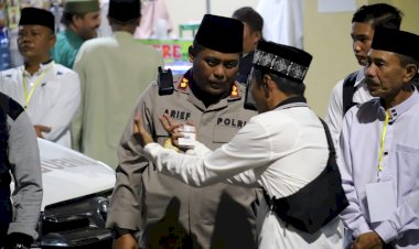 Polisi-Lakukakan-Pengamanan,-Gresik-Bersholawat-di-Pulau-Bawean-Berjalan-Kondusif