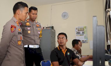 Tinjau-Pelayanan-Publik,-Kapolres-Tuban-Pastikan-Masyarakat-Mendapat-Pelayanan-Sesuai-Prosedur