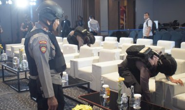 Polisi-Amankan-Debat-Kedua-Pilkada-Sidoarjo