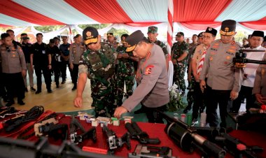 Kapolri-dan-Panglima-Cek-Kesiapan-Pengamanan-Pilkada-Serentak-di-Jatim