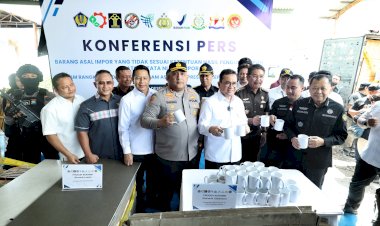 Menteri-Perdagangan-Apresiasi-Polres-Pelabuhan-Tanjungperak-Ungkap-Barang-Impor-Ilegal-Senilai-9,8-M