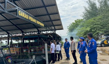 Cuaca-Ekstrem-Polisi-Jaga-Keamanan-Libur-Nataru-di-Wisata-Perairan-Sidoarjo