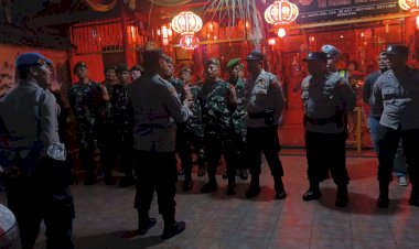 Polsek-Krian-Bersama-Koramil-Krian-Pengamanan-Ibadah-Imlek-di-Klenteng-Tri-Dharma-Teng-Swie-Bio