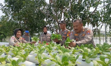 Polresta-Sidoarjo-Monitoring-Desa-Percontohan-Ketahanan-Pangan-di-Ponokawan-Krian