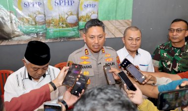 Polres-Malang-Gelontor-43-Ton-Beras-SPHP-Ratusan-Warga-Sambut-Gembira