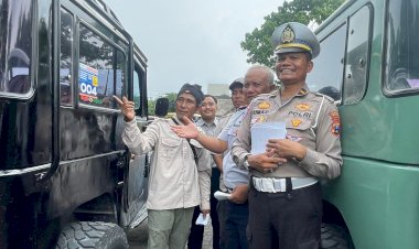Cegah-Kecelakaan,-Satlantas-Polres-Malang-Gelar-Ramp-Check-Jeep-Wisata-Bromo